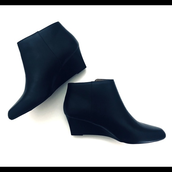 Adrienne Vittadini Black Booties - Picture 3 of 4